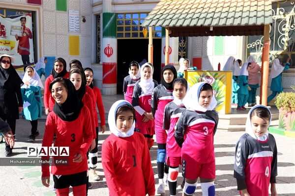افتتاحیه مسابقات لیگ والیبال دختران دانش‌آموز در آباده