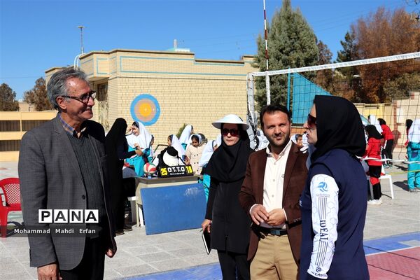 افتتاحیه مسابقات لیگ والیبال دختران دانش‌آموز در آباده