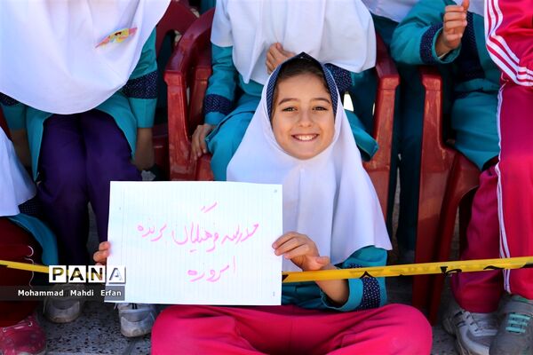 افتتاحیه مسابقات لیگ والیبال دختران دانش‌آموز در آباده