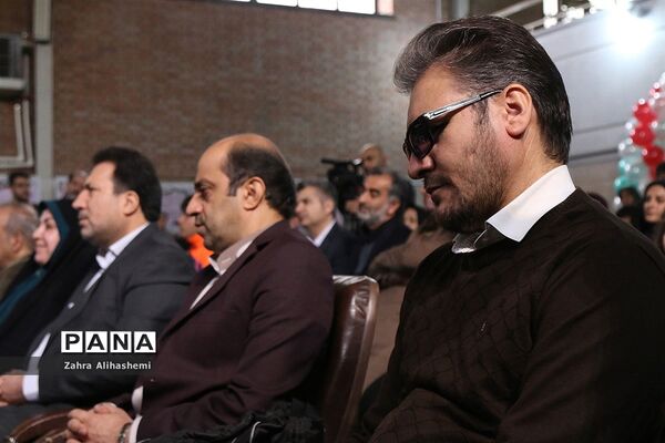 افتتاح نمایشگاه دست‌سازه‌های دانش‌آموزان با نیازهای ویژه شهر تهران