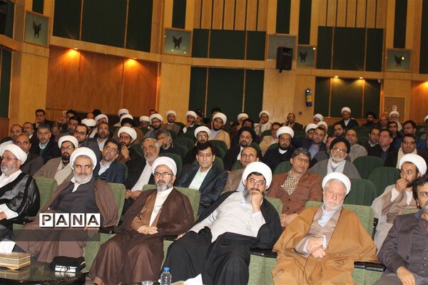 برگزاری چهارمین اجلاس استانی نماز البرز با شعار نماز و مدرسه در دانشگاه آزاد کرج