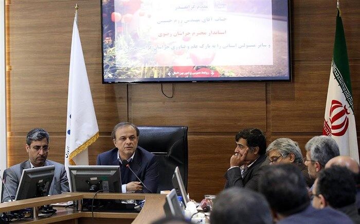 رزم حسینی: توسعه شرکت‌های دانش بنیان در گرو رفع بروکراسی اداری است