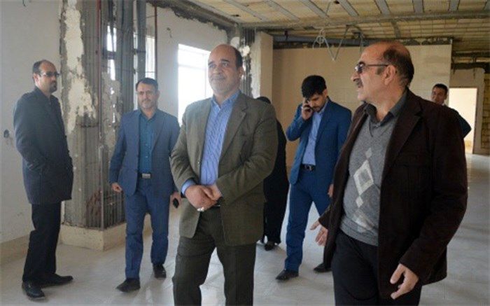 بازدید فرماندار اشکذر از ساختمان مرکز خدمات جامع سلامت شبانه روزی حضرت ابوالفضل(ع)