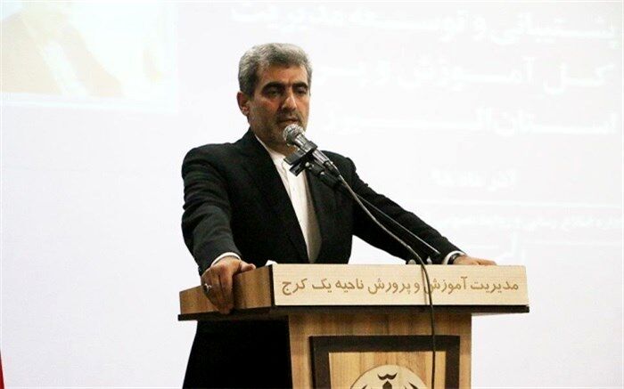 مدیران  با اقتدار درونی  نیازمند قدرت نمایی از بیرون نیستند