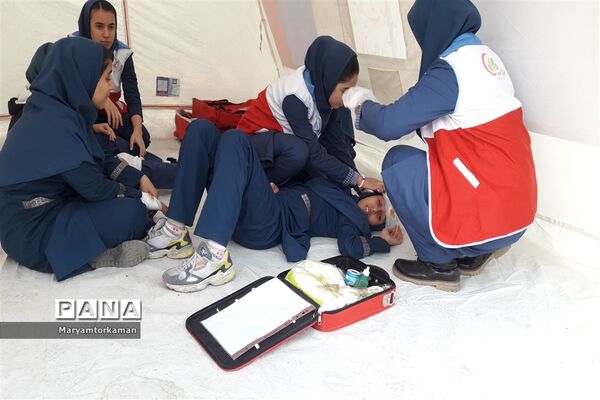 مانور زلزله در آموزشگاه دخترانه ارشاد ناحیه دو شهر ری