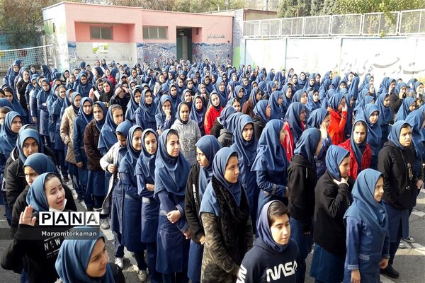 مانور زلزله در آموزشگاه دخترانه ارشاد ناحیه دو شهر ری