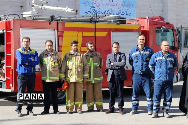 بیست و یکمین مانور سراسری زلزله و ایمنی در دبیرستان سید مرتضی محلات