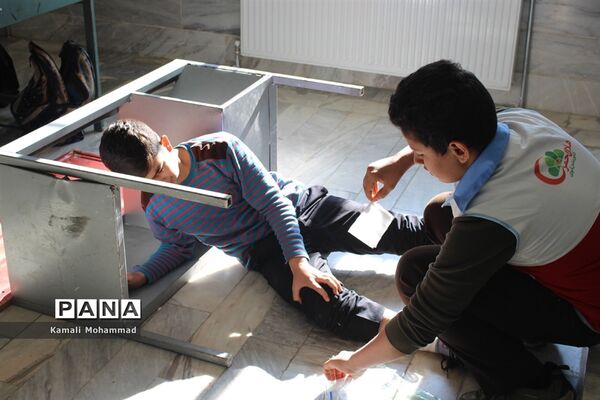 بیست و یکمین مانور سراسری زلزله و ایمنی در دبیرستان سید مرتضی محلات