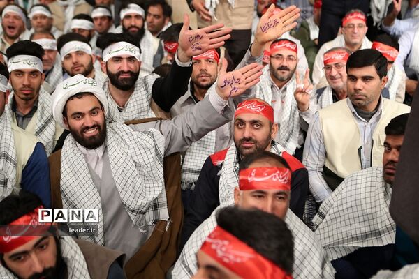 دیدار بسیجیان با مقام معظم رهبری