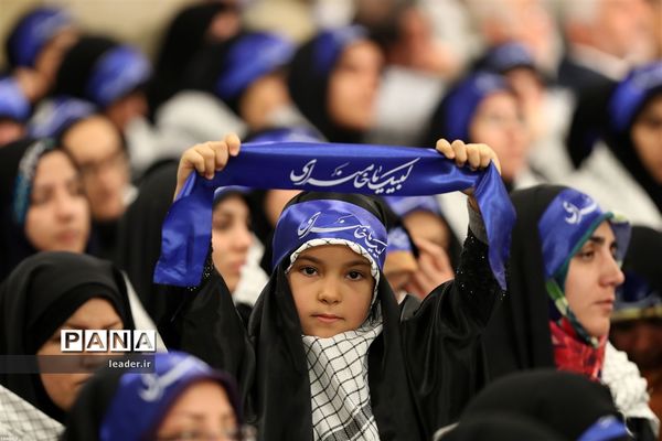 دیدار بسیجیان با مقام معظم رهبری