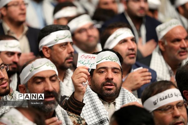 دیدار بسیجیان با مقام معظم رهبری