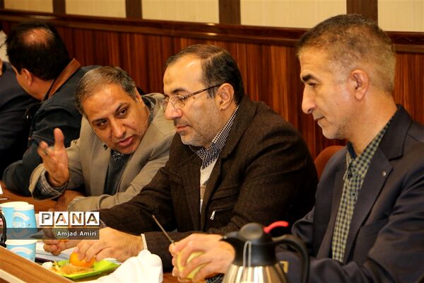 نشست مدیران دبیرستان‌های دوره اول آموزش و پرورش ناحیه یک ری