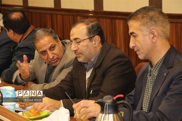 نشست مدیران دبیرستان‌های دوره اول آموزش و پرورش ناحیه یک ری