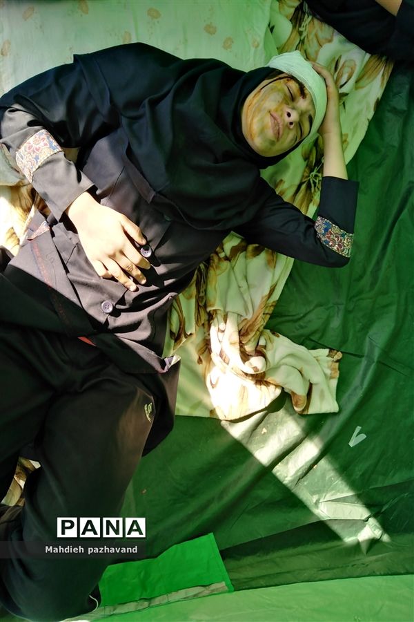 اجرای بیست و یکمین مانور زلزله در دبیرستان دخترانه شاهد 14  ناحیه 4 استان فارس