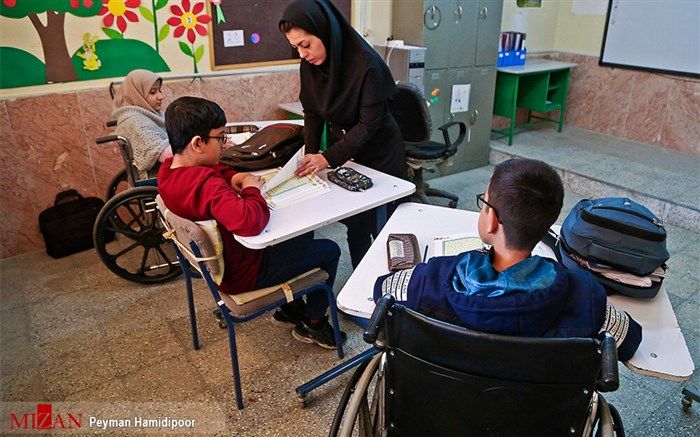 تصاویر/ روزگار دانش‌آموزان معلول در مدارس استثنایی