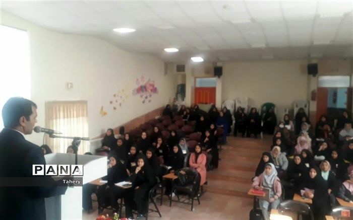 گردهمایی رؤسای شورا ی دانش آموزی درکانون عاطفه کاشمر