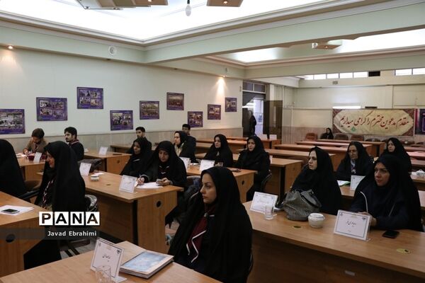 نشست کارشناسان سازمان دانش آموزی نواحی مشهد، تبادکان و طرقبه شاندیز