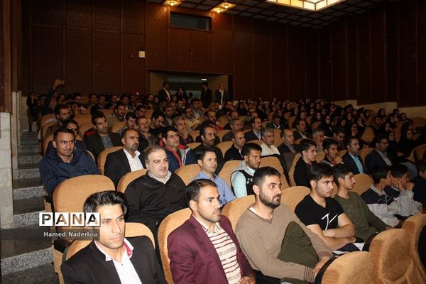 مراسم تجلیل از مقام‌آوران المپیاد ورزشی