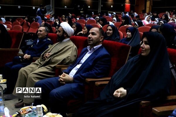 برگزاری آیین تجلیل از حافظین جزء ۳۰ قرآن کریم آموزش و پرورش ناحیه ۵ تبریز