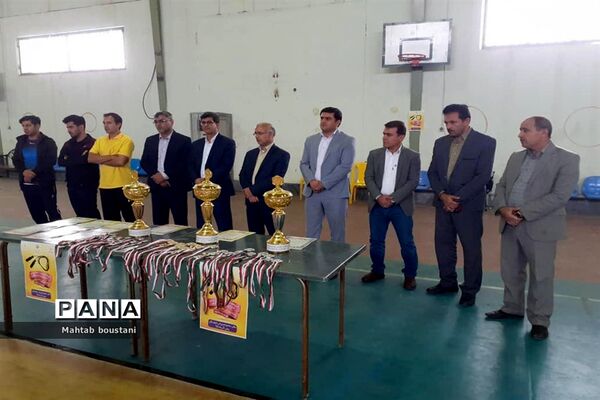کانون شهدا دشتستان قهرمان مسابقات طناب زنی دانش آموزان پسراستان