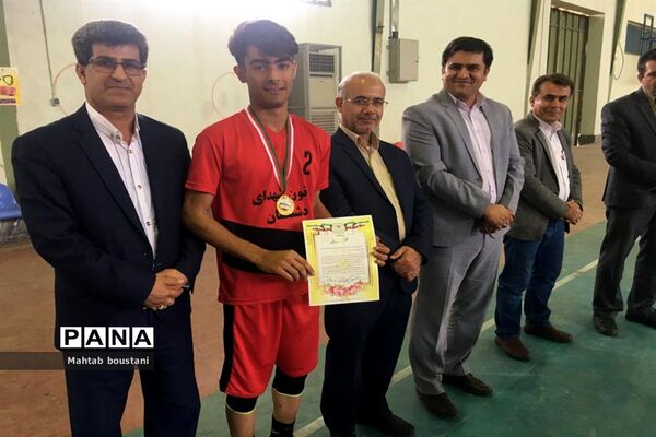 کانون شهدا دشتستان قهرمان مسابقات طناب زنی دانش آموزان پسراستان