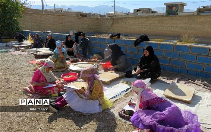 برگزاری جشنواره آشنایی با زندگی عشایری در آموزشگاه عفت نی ریز