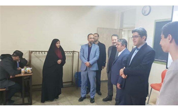 لحظه های پیامبرانه در دبیرستان شهید دکتر چمران منطقه ۱۷