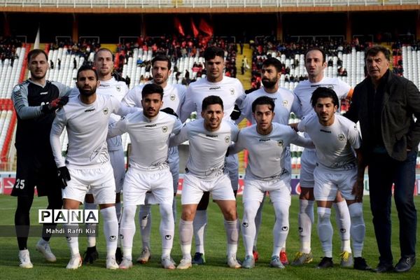 دیدار تیم هاى تراکتور و شاهین شهرداری بوشهر