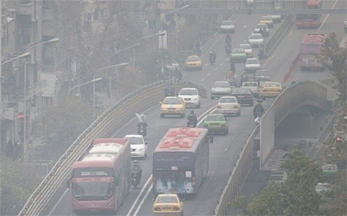 انباشت آلاینده‌ها در هوای تهران طی امروز