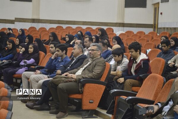 همایش تجلیل از فعالان و برگزیدگان پنجمین جشنواره نوجوان خوارزمی شهرستان بوشهر