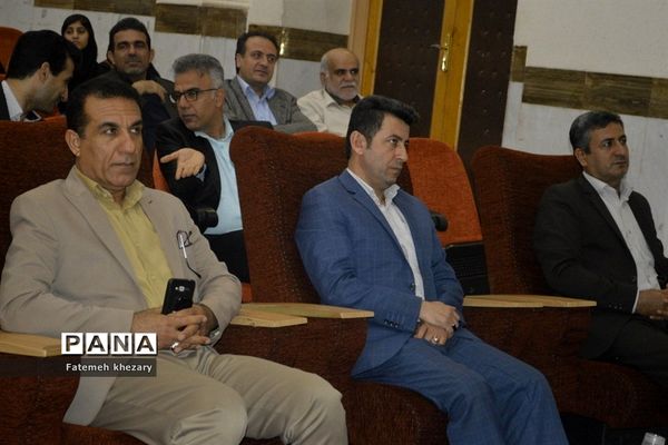 همایش تجلیل از فعالان و برگزیدگان پنجمین جشنواره نوجوان خوارزمی شهرستان بوشهر