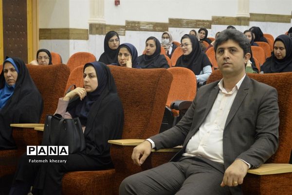 همایش تجلیل از فعالان و برگزیدگان پنجمین جشنواره نوجوان خوارزمی شهرستان بوشهر