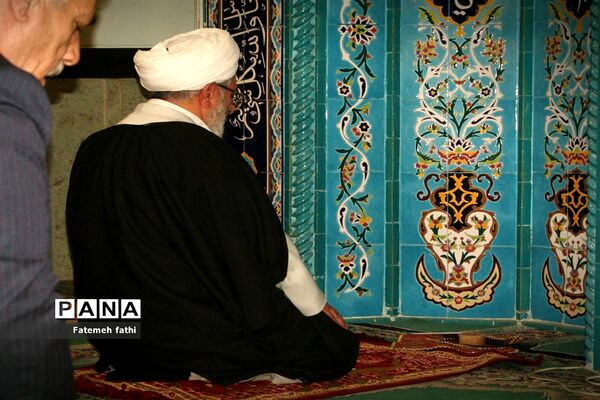 برگزاری نماز جماعت در مدارس چهاردانگه