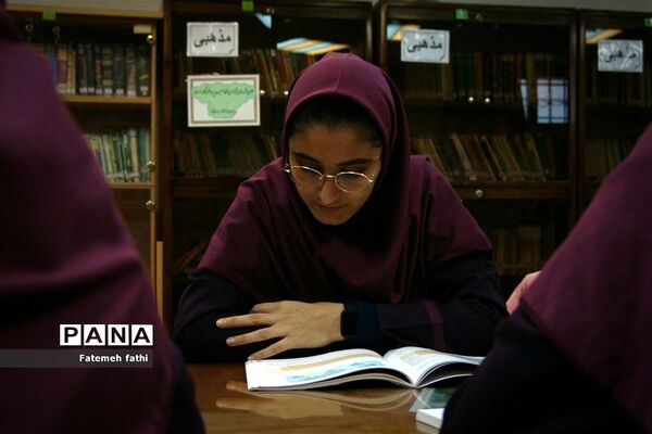 گرامیداشت هفته کتاب و کتابخوانی در واحدهای آموزشی چهاردانگه