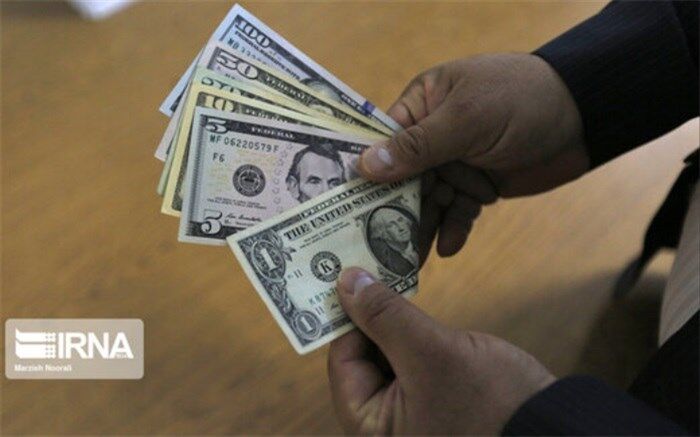 دنبال 18میلیارد دلار ارز4200 تومانی دولت روحانی می‌گردید و 250 میلیارد دلار ارز ارزان دولت احمدی‌نژاد را رها کرده‌اید؟