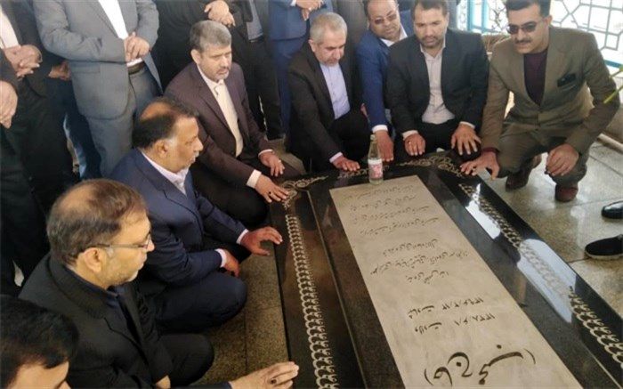 مزار شهدای زاهدان غبارروبی و عطرافشانی شد