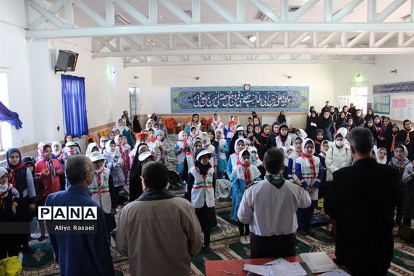 بازدید مدیرسازمان دانش‌آموزی استان از کارگاه‌های آموزشی پیشتازان