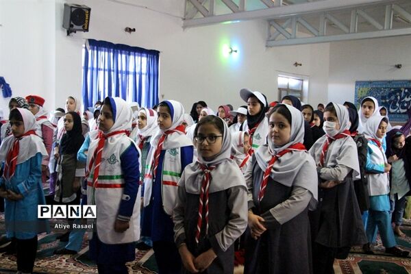بازدید مدیرسازمان دانش‌آموزی استان از کارگاه‌های آموزشی پیشتازان