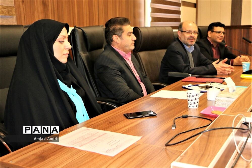دیدار کاندیداهای دهمین مجلس دانش آموزی با مدیرآموزش و پرورش ناحیه یک ری