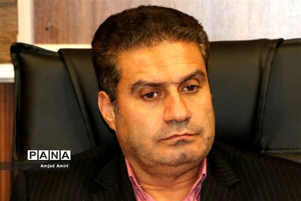 دیدار کاندیداهای دهمین مجلس دانش آموزی با مدیرآموزش و پرورش ناحیه یک ری
