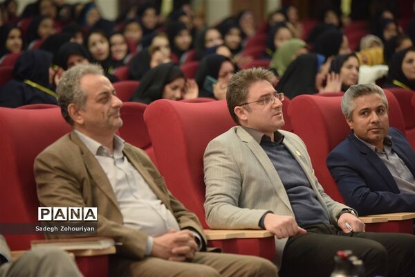 تجلیل از ۶۵۰ دانش‌آموز نخبه و برگزیده حوزه معاونت متوسطه منطقه تبادکان