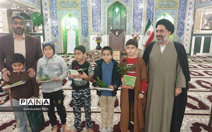 تجلیل از  فعالان عرصه فرهنگی و مذهبی درخاورشهر