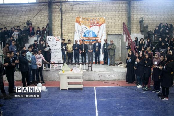 برگزاری اولین دوره از مسابقات آروان (نجات تخم مرغ ) در ابرکوه