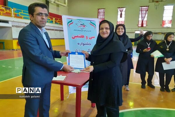مسابقات هندبال دانش‌آموزان دختر دشتستان