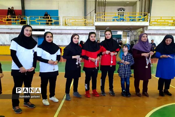 مسابقات هندبال دانش‌آموزان دختر دشتستان