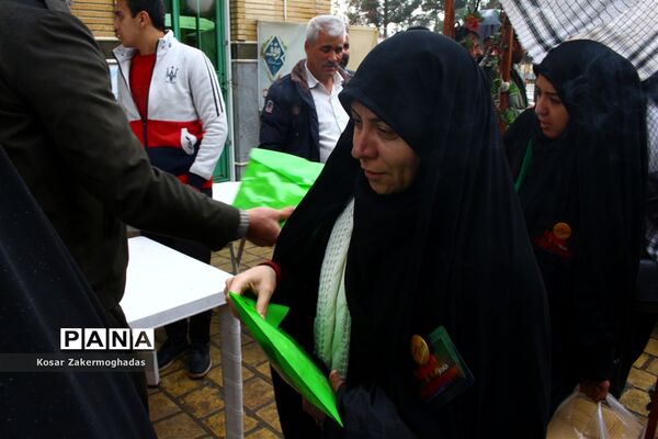 اعزام دانش‌آموزان دختر شهرستان رباط کریم به اردوی راهیان نور جنوب کشور