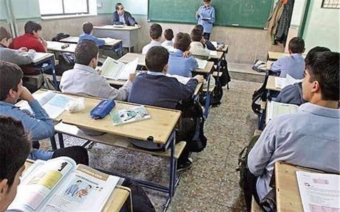مدارس شازند فردا با تاخیر فعالیت خود را آغاز می کنند