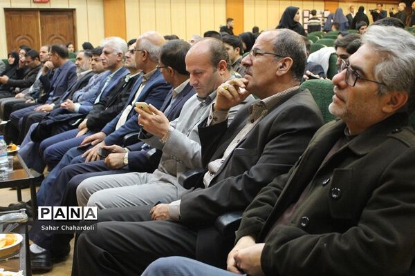 جشنواره تجلیل از پژوهشگران و فناوران برتر دانش آموز