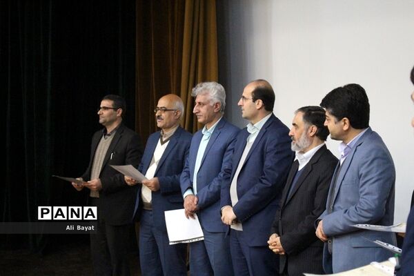 جشنواره تجلیل از پژوهشگران و فناوران برتر دانش آموز
