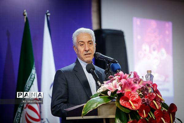 تجلیل از پژوهشگران و فناوران برتر دانش‌آموزی